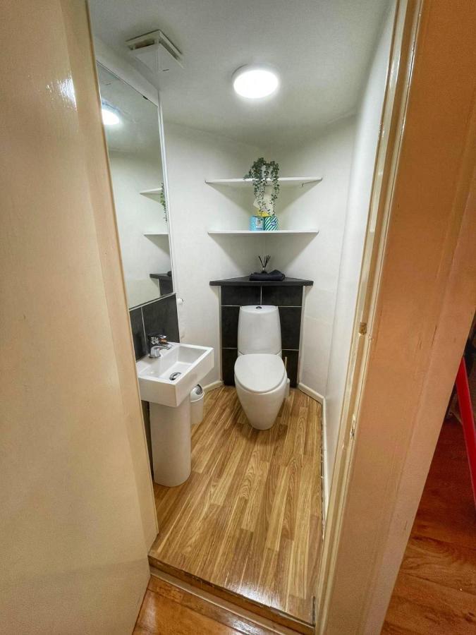 1 Bed Apartment EDI Buitenkant foto